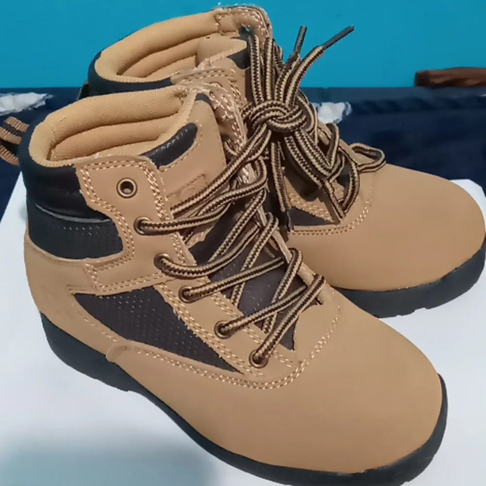 Boys boots NWOT